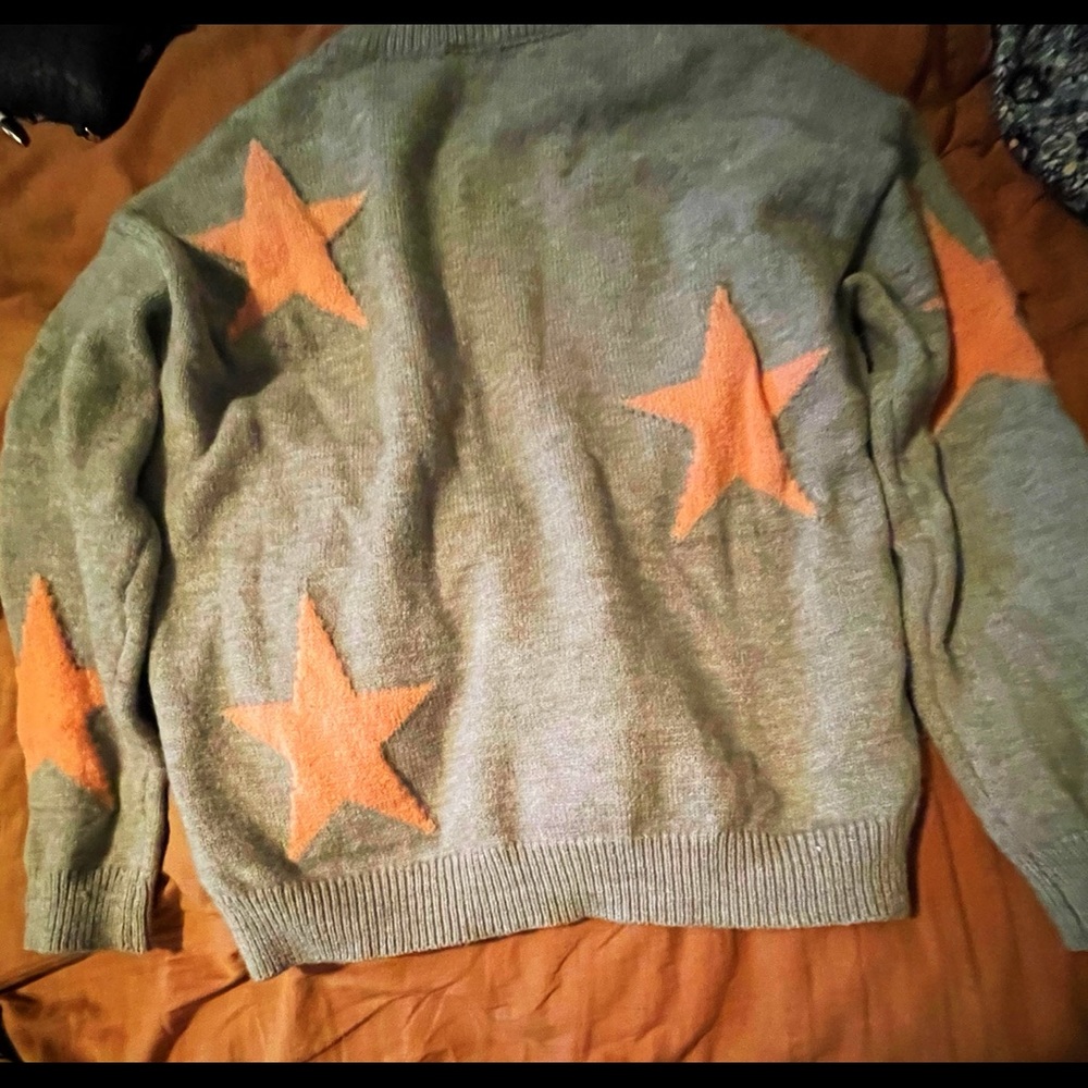 SHEIN (L) Grey Sweater with Pink Stars embroidered on the sweater